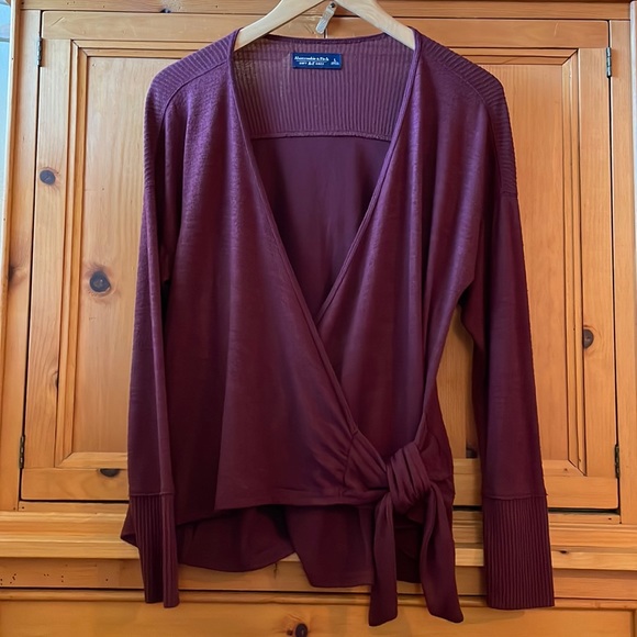 Abercrombie & Fitch Sweaters - Abercrombie & Fitch “Soft A&F Cozy” tie-front wrap sweater, size large, burgandy